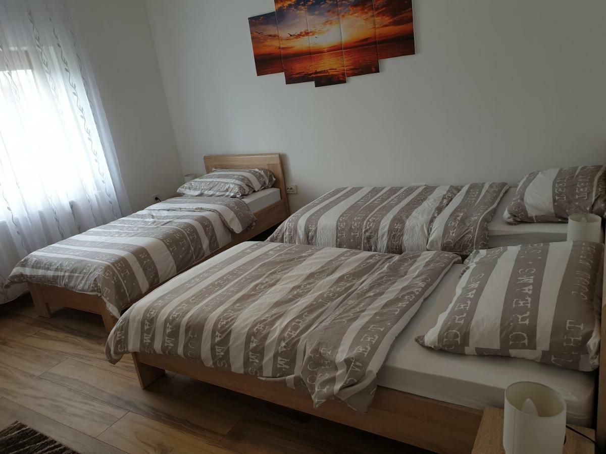 Apartman Majetic Otočac Exterior foto