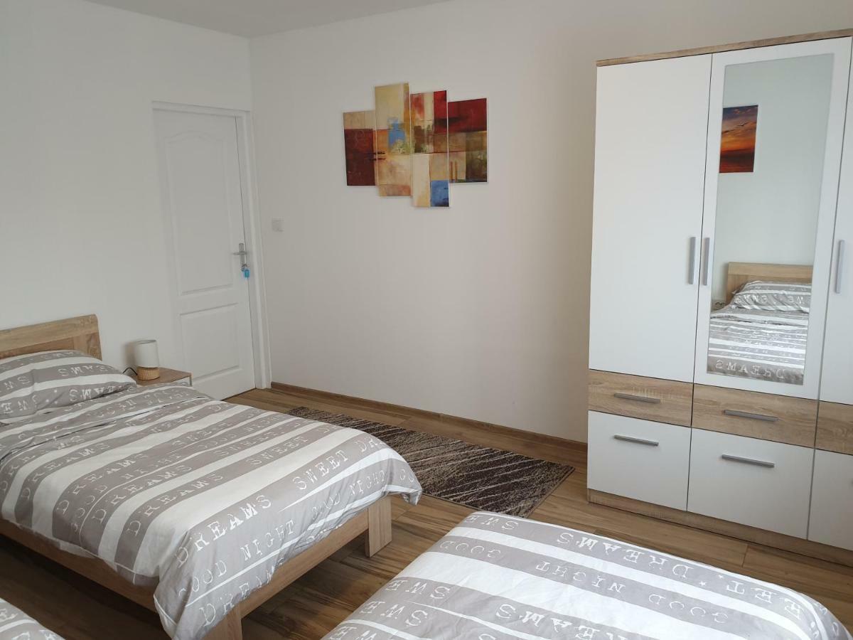 Apartman Majetic Otočac Exterior foto